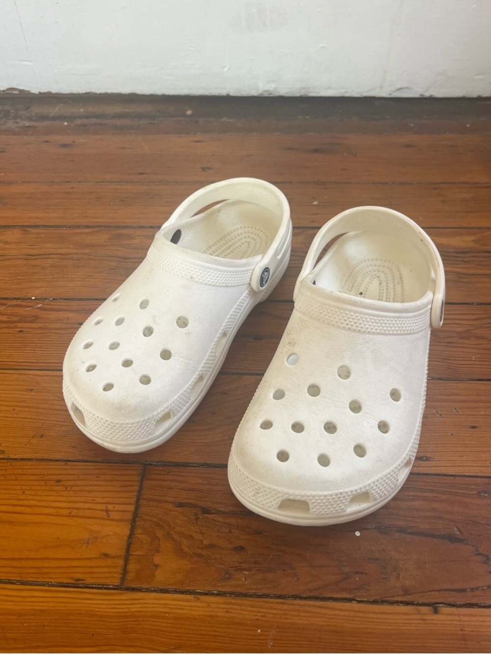 White Crocs Size 6M/8W